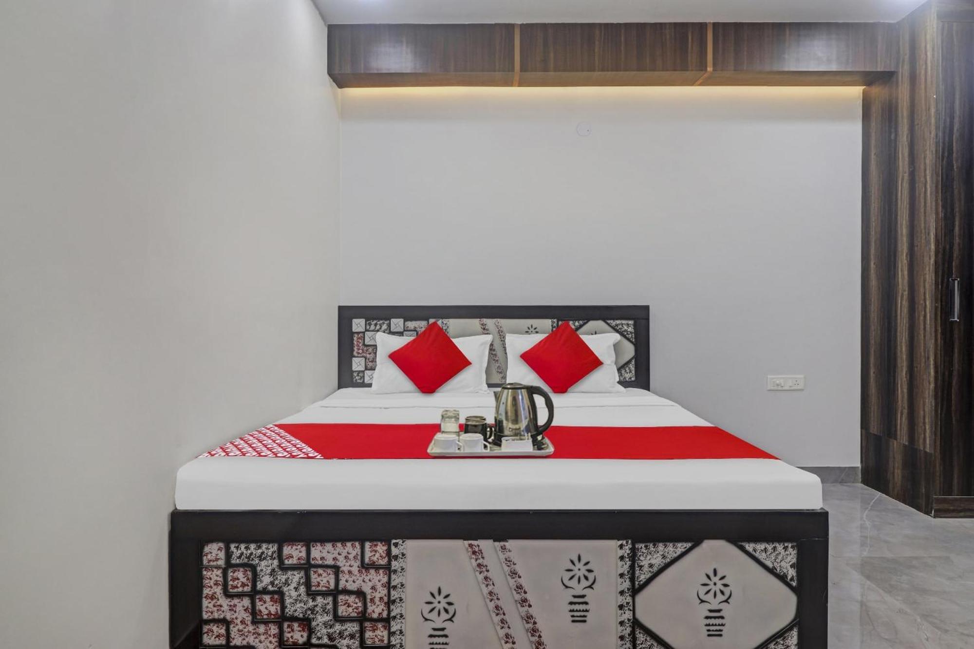 Hotel O Amazing Guest House Ню Делхи Екстериор снимка